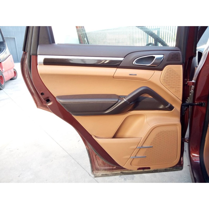 Recambio de guarnecido puerta trasera izquierda para porsche cayenne (typ 92aa) diesel platinum edition referencia OEM IAM   