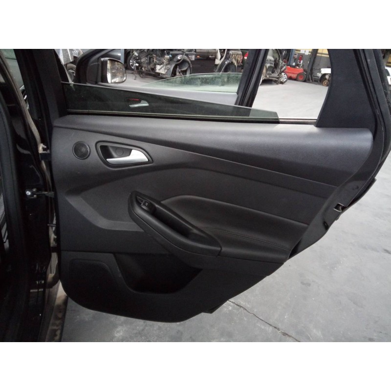 Recambio de guarnecido puerta trasera derecha para ford focus turn. (cb8) trend referencia OEM IAM   