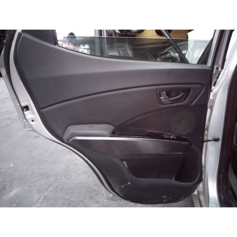 Recambio de guarnecido puerta trasera izquierda para ssangyong tivoli limited 4x2 referencia OEM IAM   