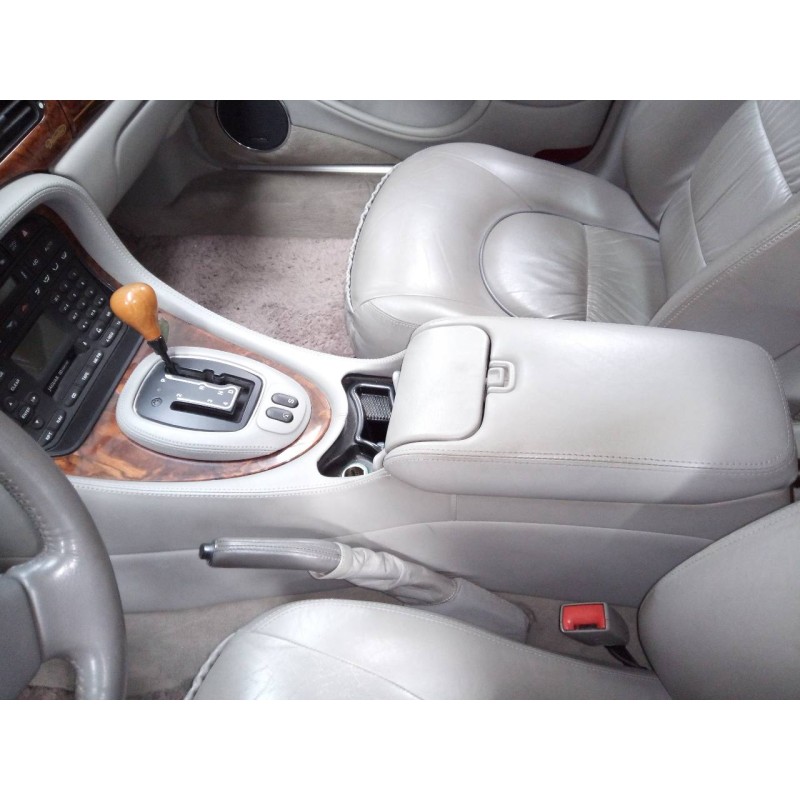 Recambio de consola central para jaguar daimler referencia OEM IAM   