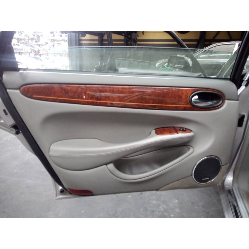 Recambio de guarnecido puerta trasera izquierda para jaguar daimler referencia OEM IAM   