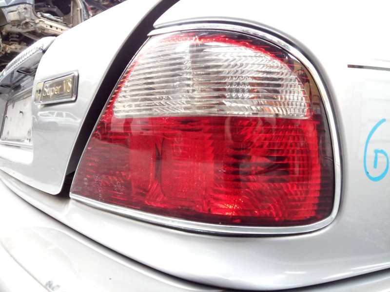 Recambio de piloto trasero derecho para jaguar daimler referencia OEM IAM   