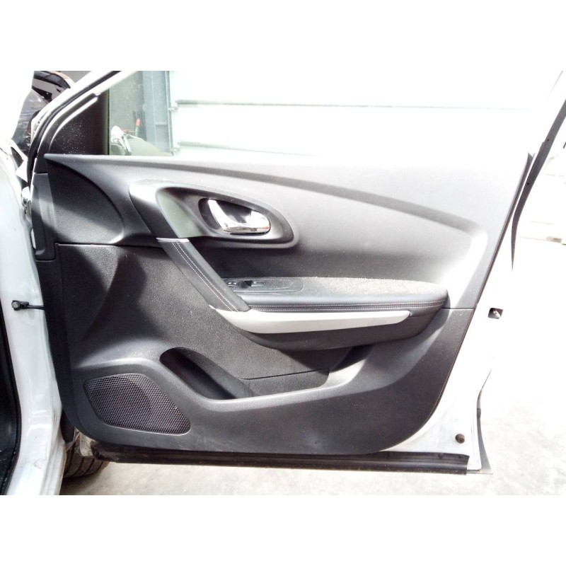 Recambio de guarnecido puerta delantera derecha para renault kadjar zen referencia OEM IAM   