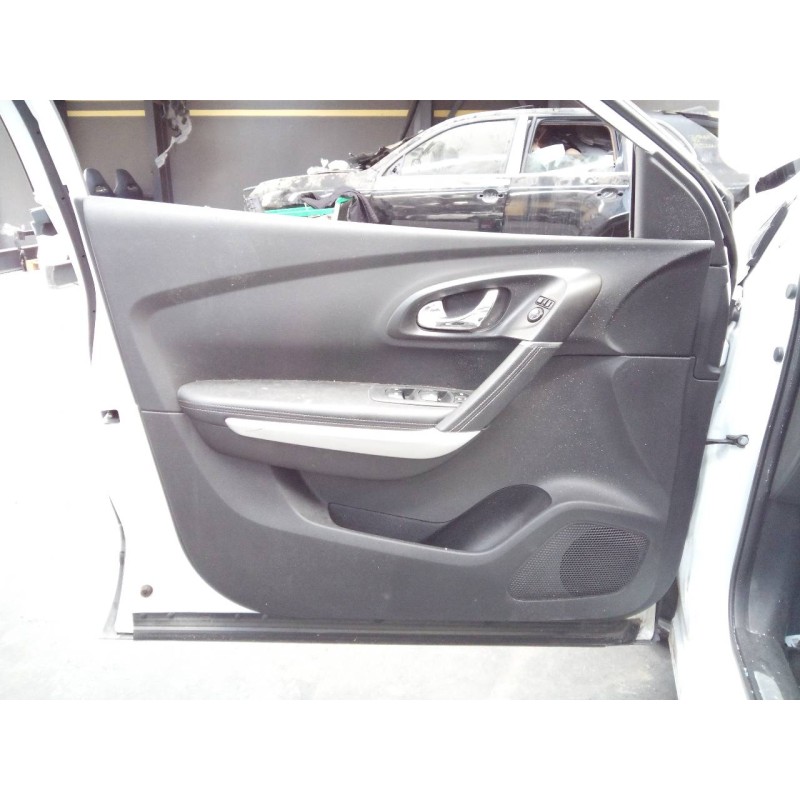 Recambio de guarnecido puerta delantera izquierda para renault kadjar zen referencia OEM IAM   