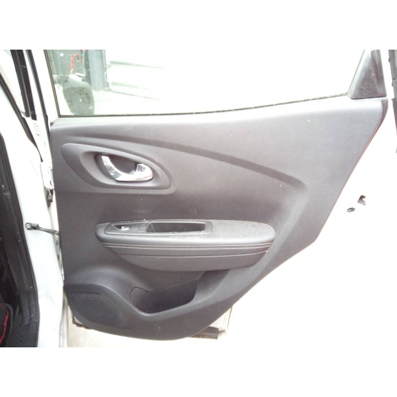 Recambio de guarnecido puerta trasera derecha para renault kadjar zen referencia OEM IAM   
