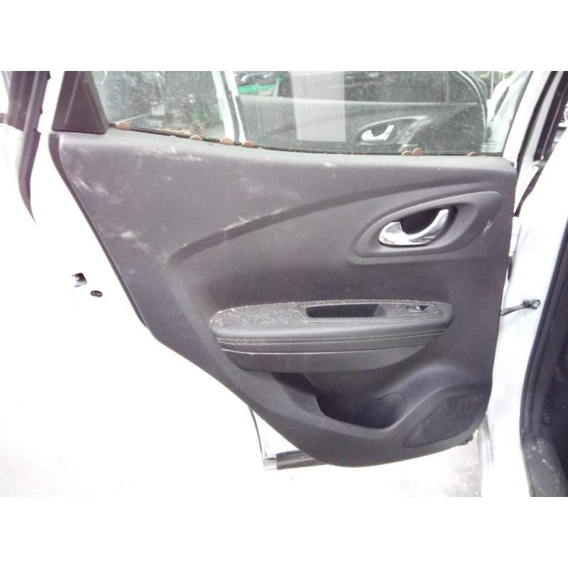 Recambio de guarnecido puerta trasera izquierda para renault kadjar zen referencia OEM IAM   