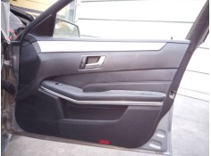 GUARNECIDO PUERTA DELANTERA DERECHA 