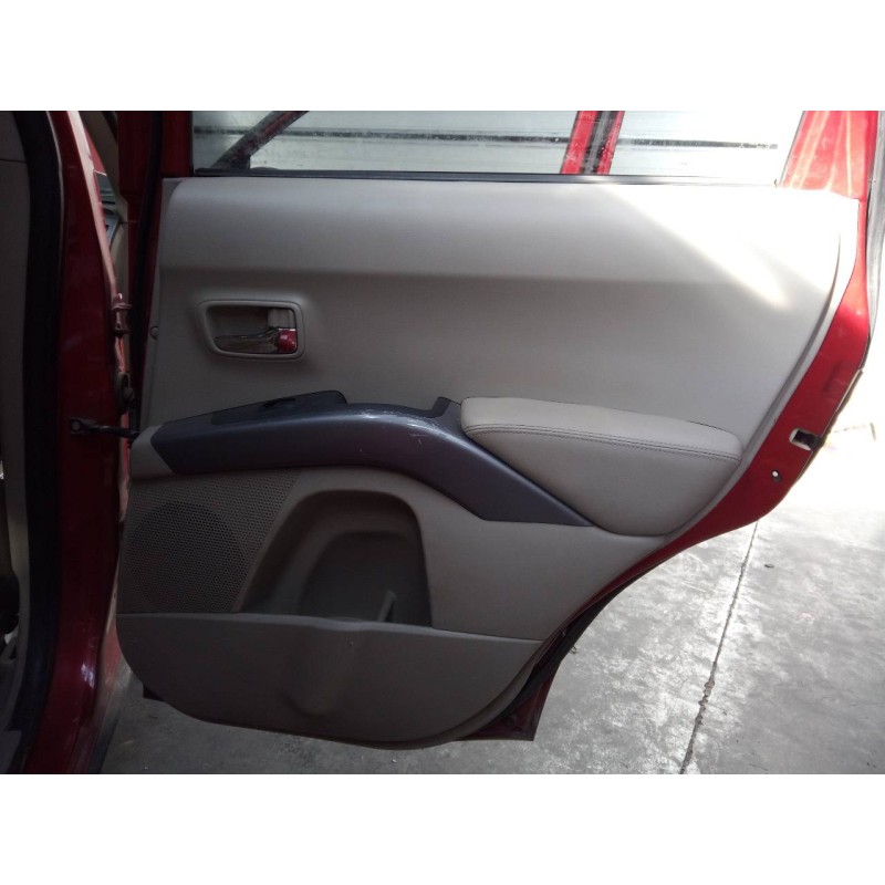 Recambio de guarnecido puerta trasera derecha para mitsubishi outlander (cw0) challenge 4wd referencia OEM IAM   