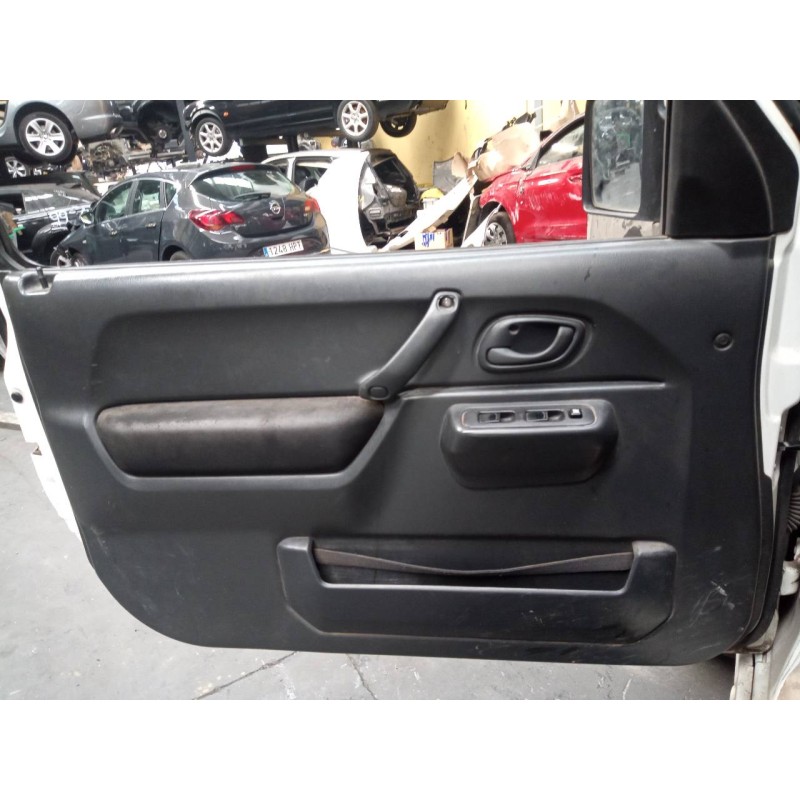Recambio de guarnecido puerta delantera izquierda para suzuki jimny sn (fj) techo metálico jlx referencia OEM IAM   