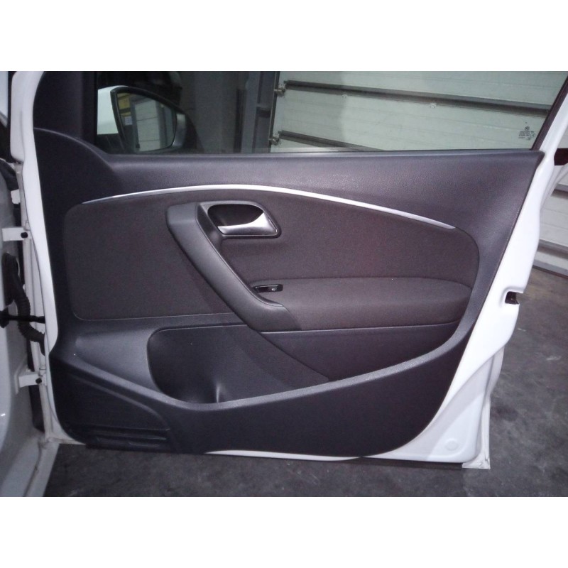 Recambio de guarnecido puerta delantera derecha para volkswagen polo (6c1) comfortline bluemotion referencia OEM IAM   