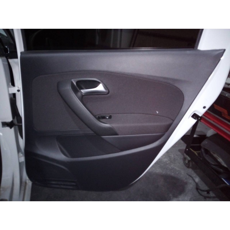 Recambio de guarnecido puerta trasera derecha para volkswagen polo (6c1) comfortline bluemotion referencia OEM IAM   
