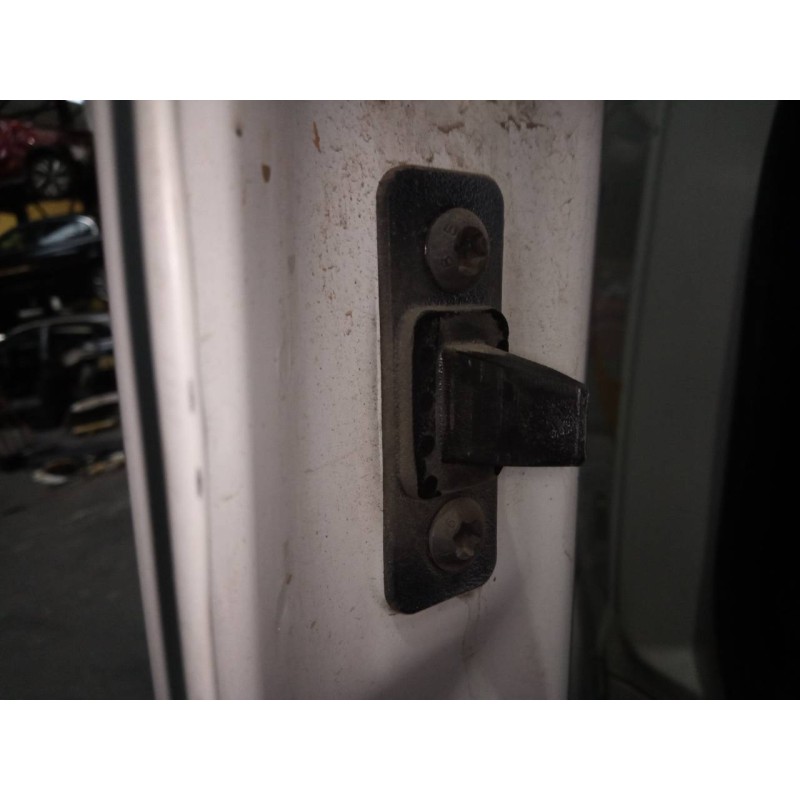 Recambio de cerradura puerta trasera derecha para fiat doblo ii cargo (263) furgón base referencia OEM IAM   