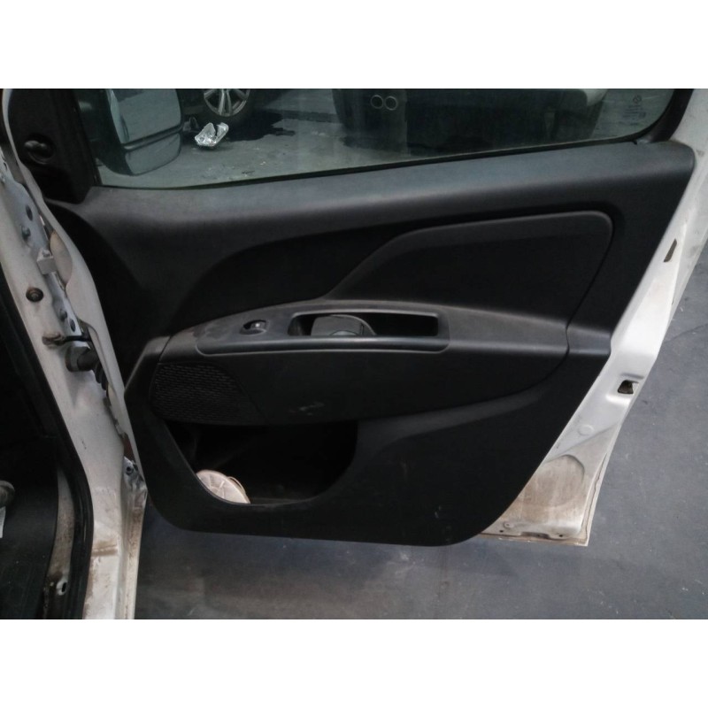 Recambio de guarnecido puerta delantera derecha para fiat doblo ii cargo (263) furgón base referencia OEM IAM   