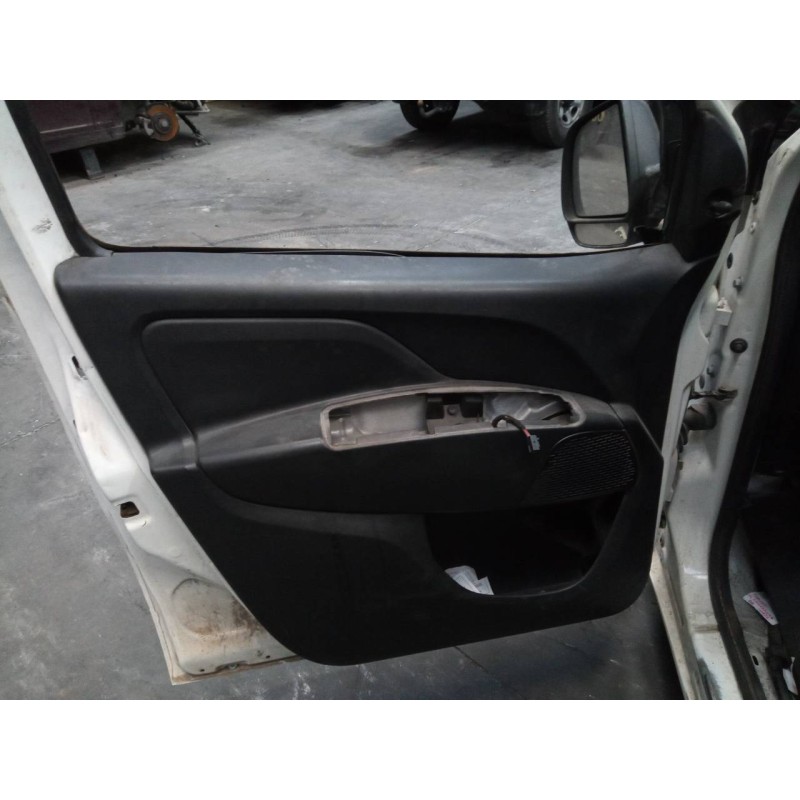 Recambio de guarnecido puerta delantera izquierda para fiat doblo ii cargo (263) furgón base referencia OEM IAM   