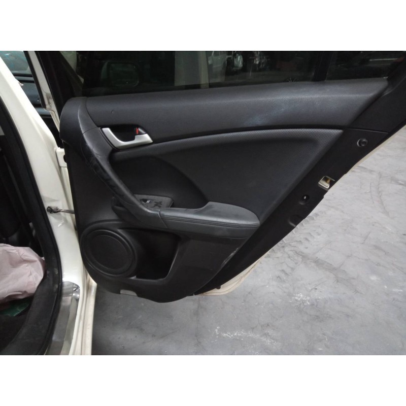 Recambio de guarnecido puerta trasera derecha para honda accord berlina (cu) executive referencia OEM IAM   