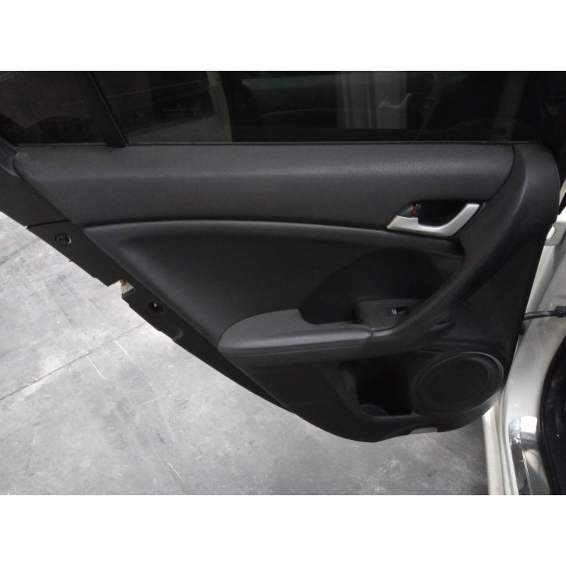 Recambio de guarnecido puerta trasera izquierda para honda accord berlina (cu) executive referencia OEM IAM   