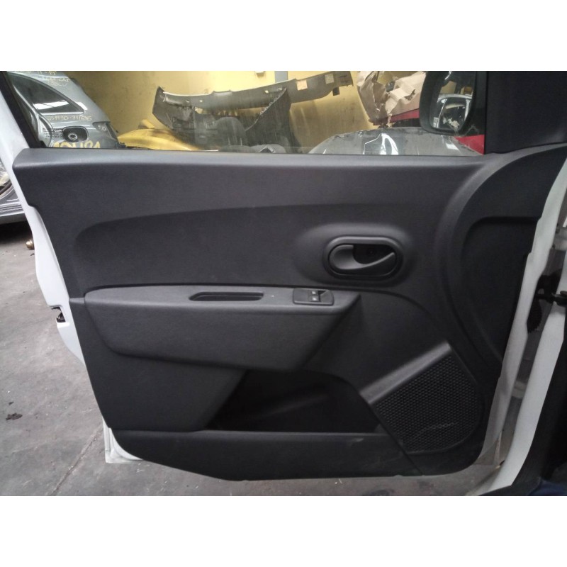 Recambio de guarnecido puerta delantera izquierda para dacia dokker ambiance referencia OEM IAM   