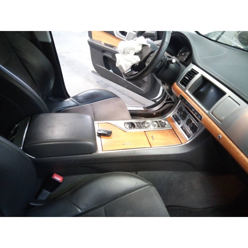 Recambio de consola central para jaguar xf 2.2 diesel luxury referencia OEM IAM   