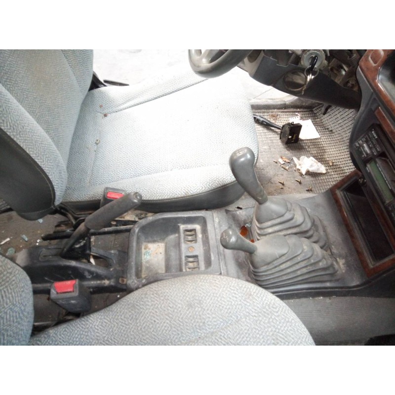 Recambio de consola central para mitsubishi l 200 (k6/7) 2500 td glx (4-ptas.) referencia OEM IAM   