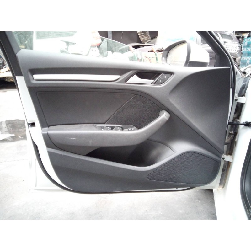 Recambio de guarnecido puerta delantera izquierda para audi a3 sportback (8va) attraction referencia OEM IAM   