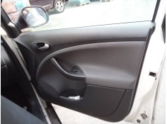 GUARNECIDO PUERTA DELANTERA DERECHA 