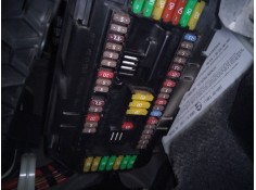 CAJA RELES / FUSIBLES 