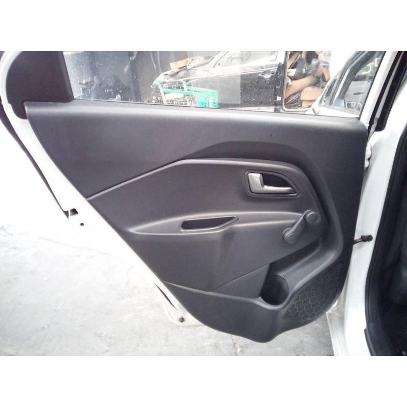 Recambio de guarnecido puerta trasera izquierda para kia rio concept referencia OEM IAM   