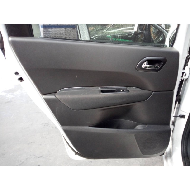Recambio de guarnecido puerta trasera izquierda para peugeot 5008 allure referencia OEM IAM   