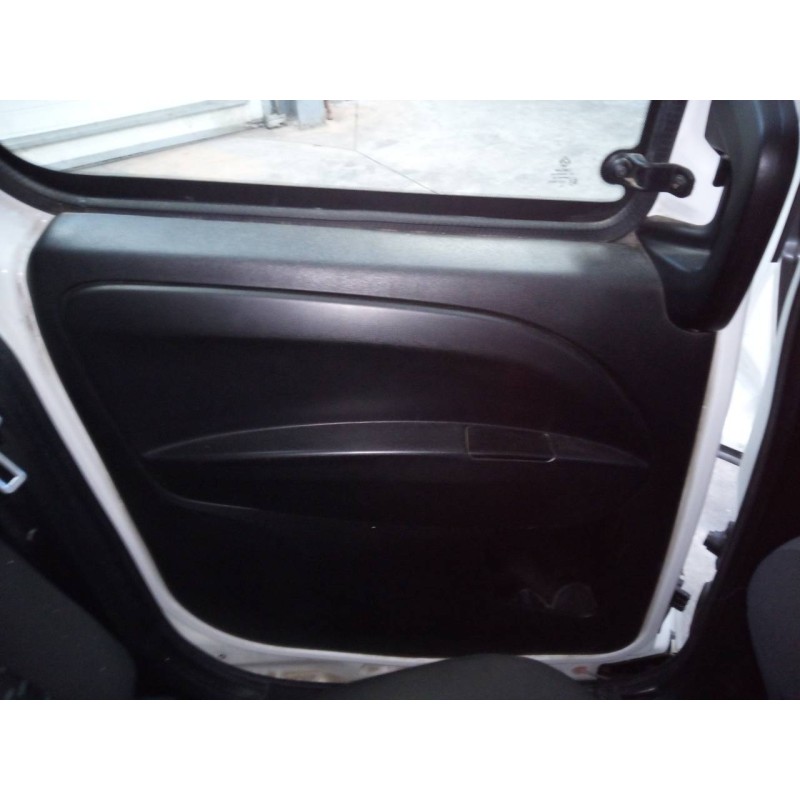 Recambio de guarnecido puerta trasera izquierda para opel combo d cargo l2h1 2,4t referencia OEM IAM   
