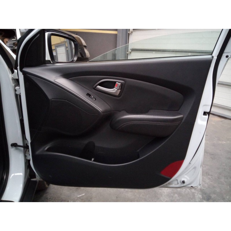 Recambio de guarnecido puerta delantera derecha para hyundai ix35 style 2wd referencia OEM IAM   
