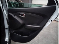 GUARNECIDO PUERTA TRASERA DERECHA 