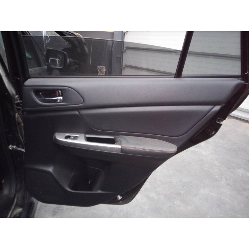 Recambio de guarnecido puerta trasera derecha para subaru xv exclusive referencia OEM IAM   