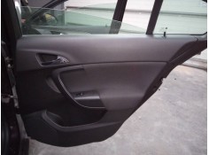 GUARNECIDO PUERTA TRASERA DERECHA 
