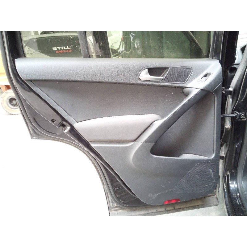 Recambio de guarnecido puerta trasera izquierda para volkswagen tiguan (5n2) advance bluemotion referencia OEM IAM   