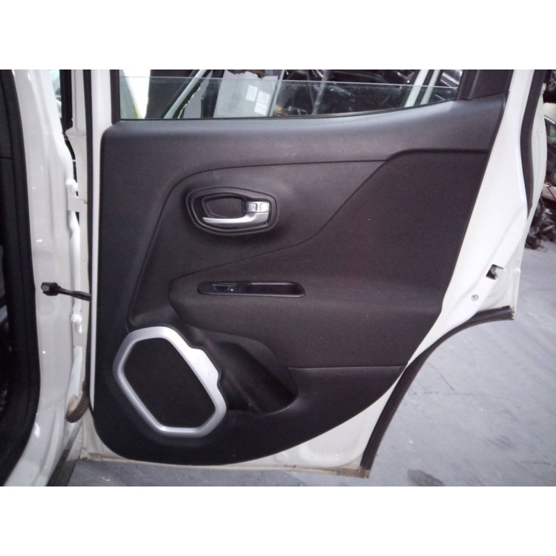 Recambio de guarnecido puerta trasera derecha para jeep renegade longitude fwd referencia OEM IAM   