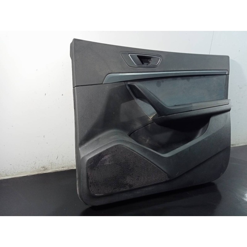 Recambio de guarnecido puerta delantera derecha para seat ateca (kh7) xcellence referencia OEM IAM 576867014A  