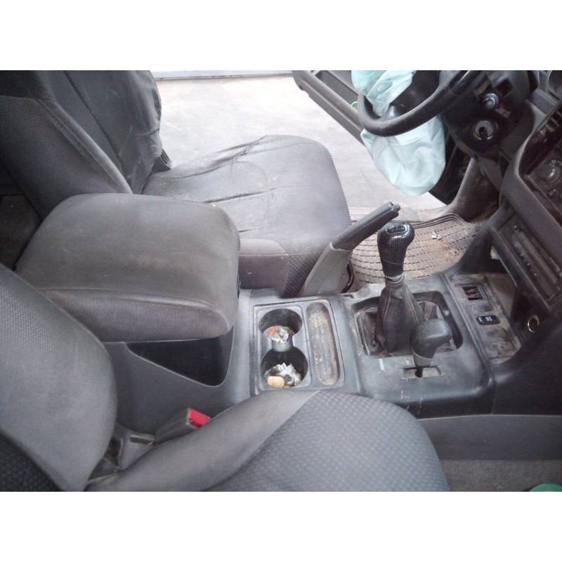 Recambio de consola central para mitsubishi montero (v60/v70) 3.2 di-d all-four (5-ptas.) referencia OEM IAM   
