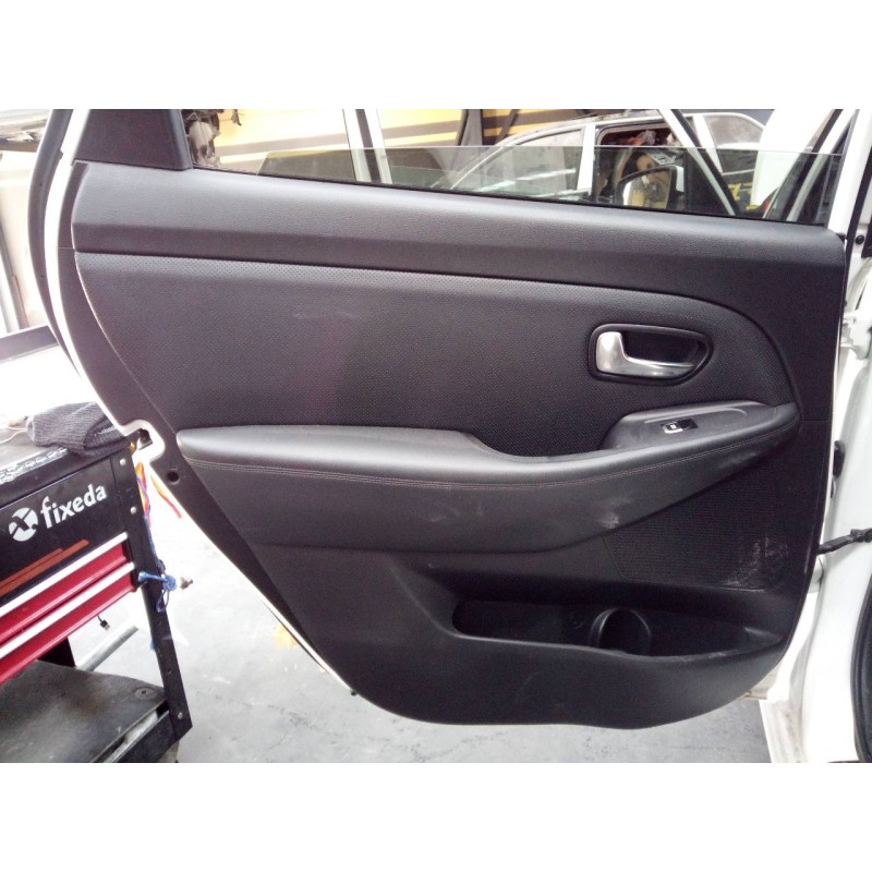 Recambio de guarnecido puerta trasera izquierda para kia carens ( ) drive referencia OEM IAM   