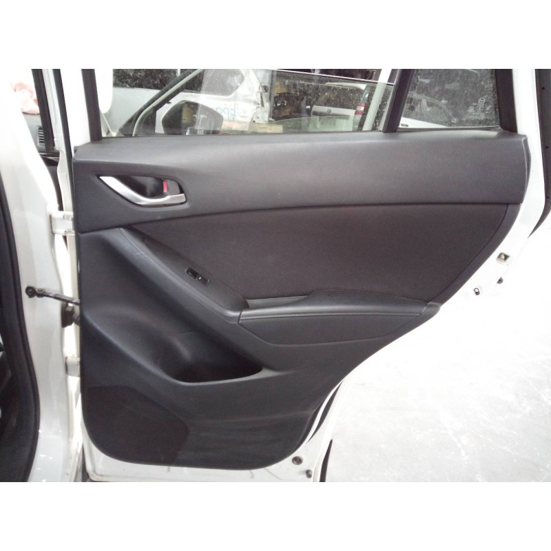 Recambio de guarnecido puerta trasera derecha para mazda cx-5 style 2wd referencia OEM IAM   