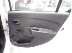 GUARNECIDO PUERTA TRASERA DERECHA 