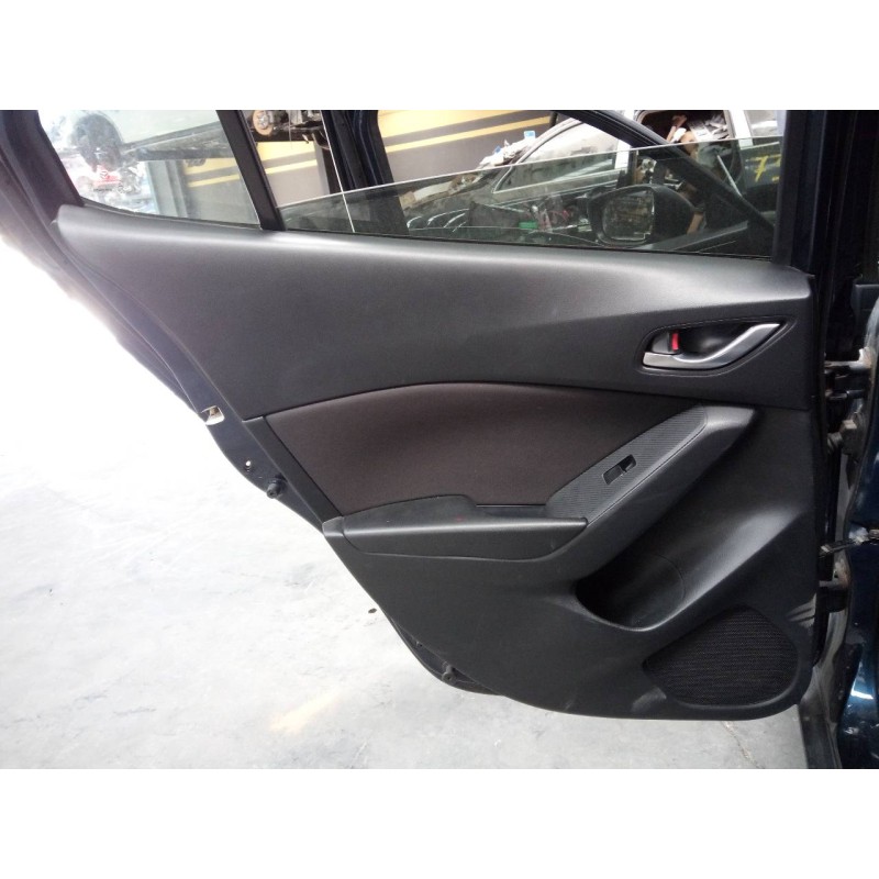 Recambio de guarnecido puerta trasera izquierda para mazda 3 lim. () evolution referencia OEM IAM   