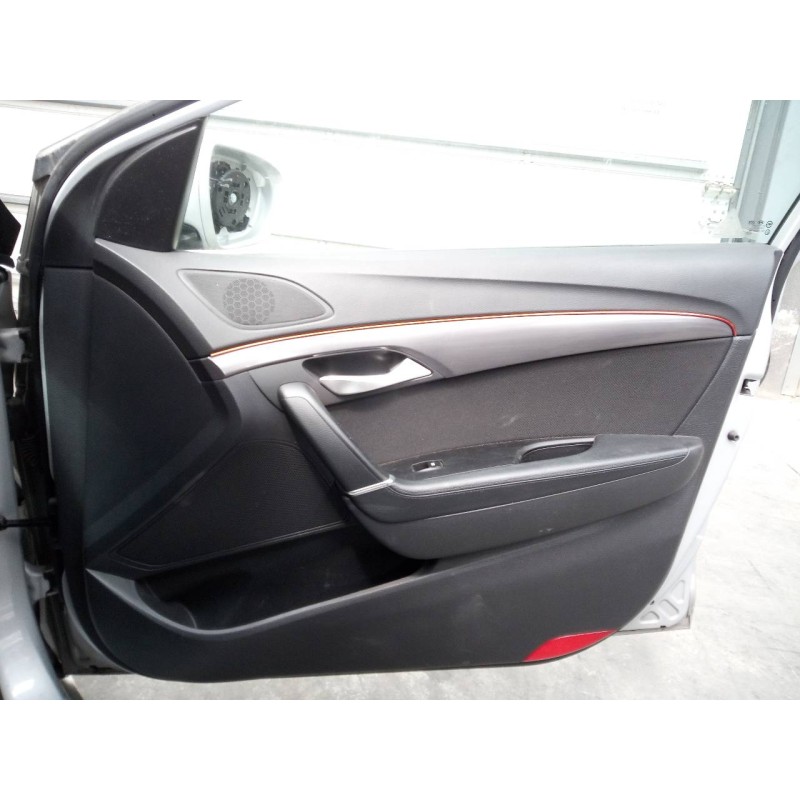 Recambio de guarnecido puerta delantera derecha para hyundai i40 style blue referencia OEM IAM   