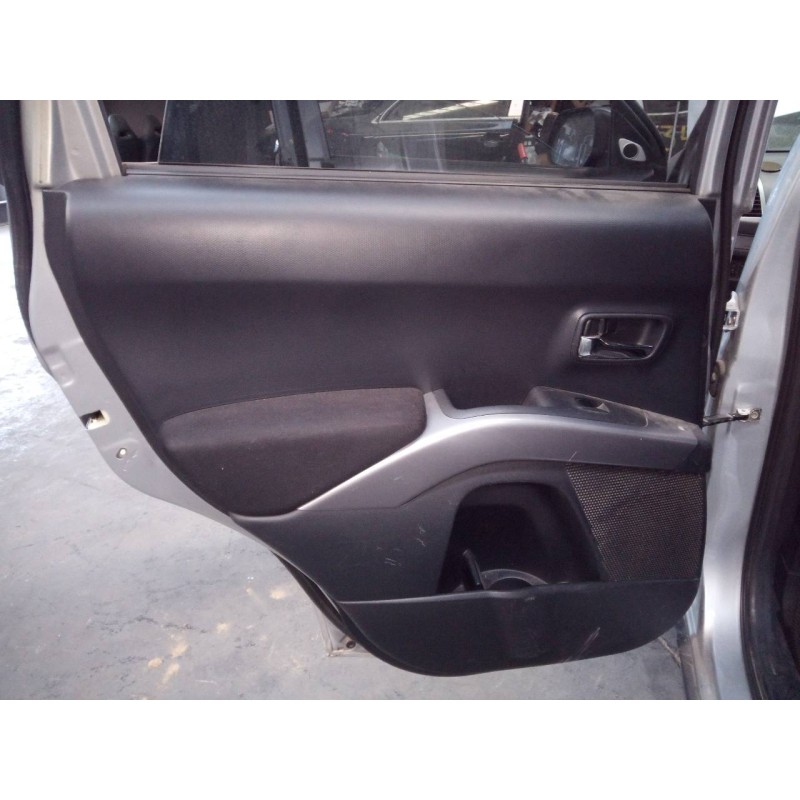 Recambio de guarnecido puerta trasera izquierda para mitsubishi outlander (cw0) 2.0 di-d intense referencia OEM IAM   