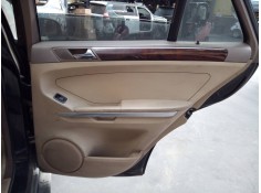 GUARNECIDO PUERTA TRASERA DERECHA 