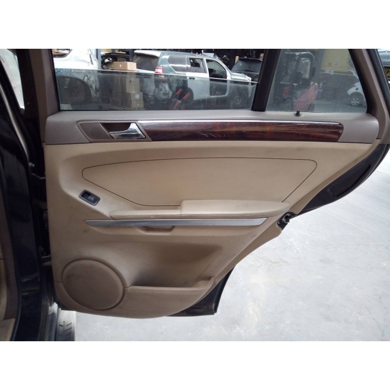 Recambio de guarnecido puerta trasera derecha para mercedes clase m (w164) 320 / 350 cdi (164.122) referencia OEM IAM   