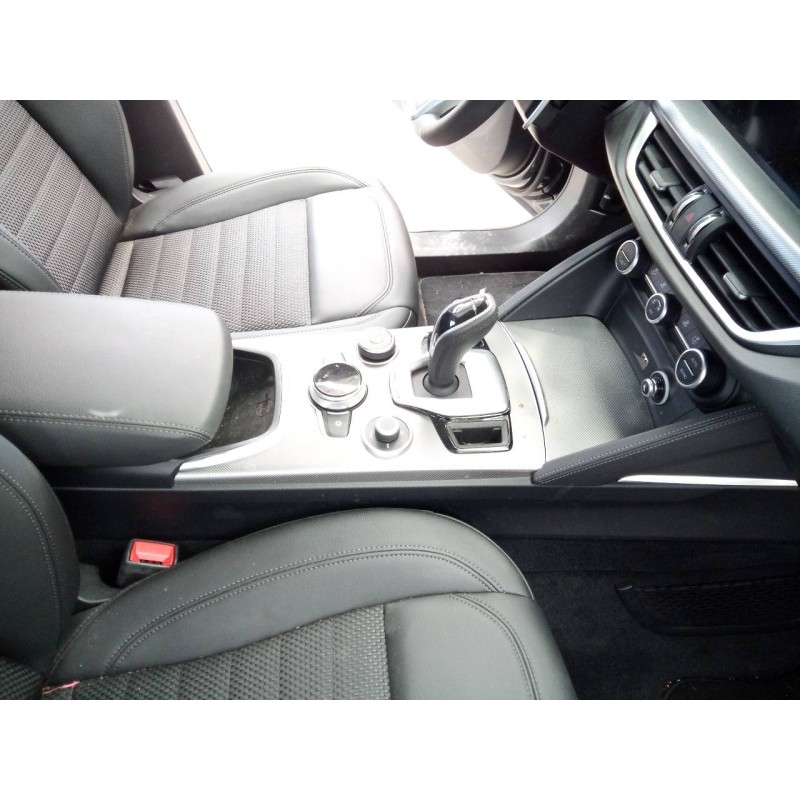 Recambio de consola central para alfa romeo stelvio (630) executive 4wd referencia OEM IAM   
