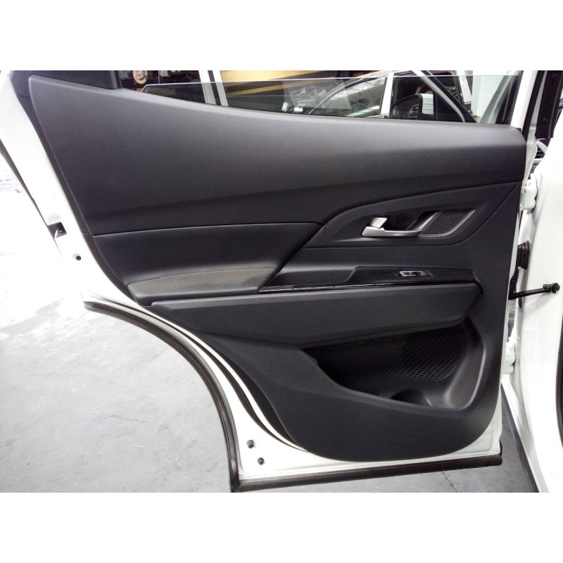 Recambio de guarnecido puerta trasera izquierda para ssangyong korando crystal 4x2 referencia OEM IAM   