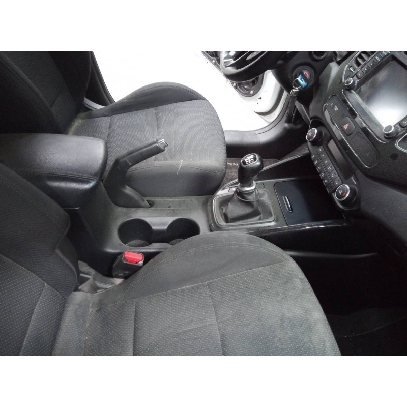 Recambio de consola central para kia carens ( ) drive referencia OEM IAM   