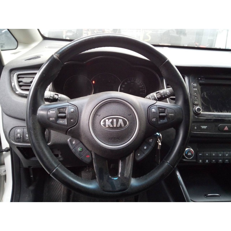 Recambio de volante para kia carens ( ) drive referencia OEM IAM   