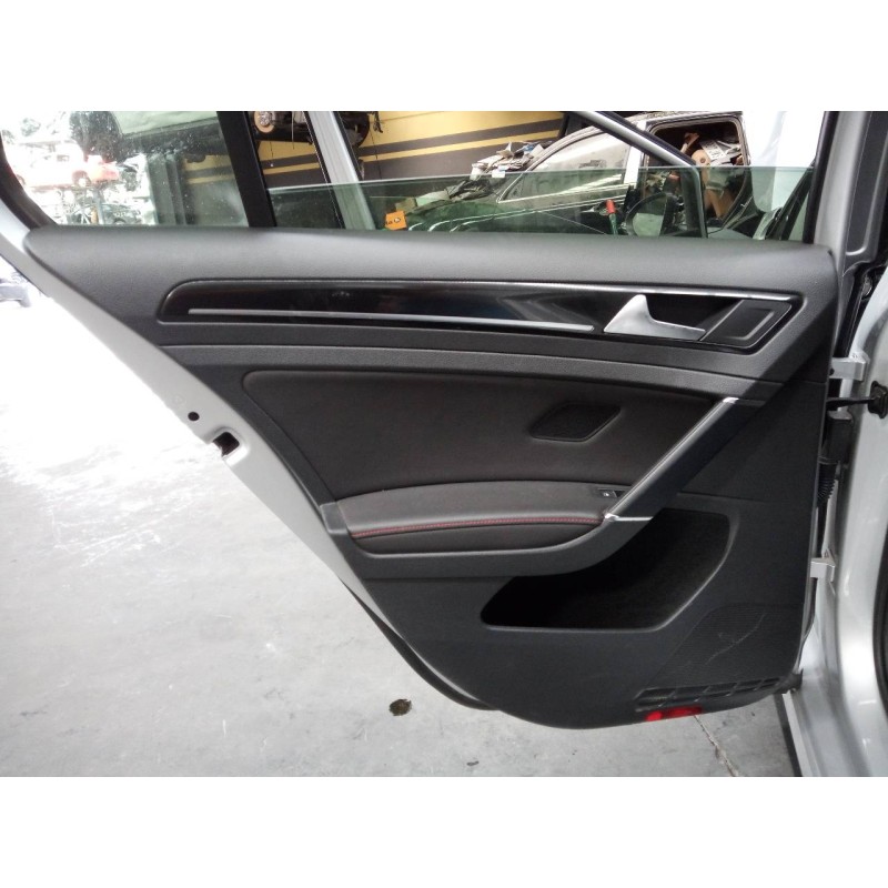 Recambio de guarnecido puerta trasera izquierda para volkswagen golf vii lim. gti bluemotion referencia OEM IAM   